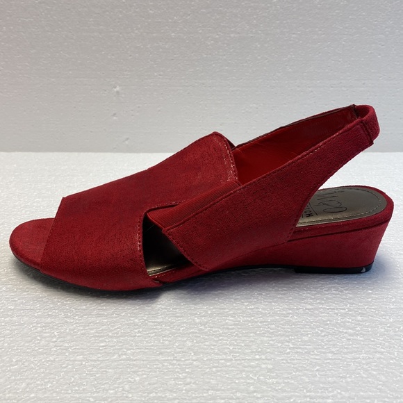 Wedge Sandals - Picture 3 of 9